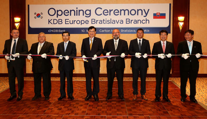 Otvorenie pobočky KDB Bank 2